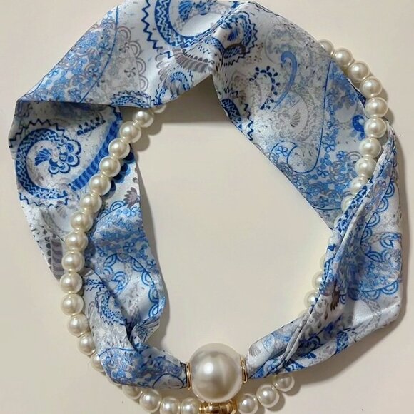 Elegant French Chic Scarf Necklace - Picture 2 of 2